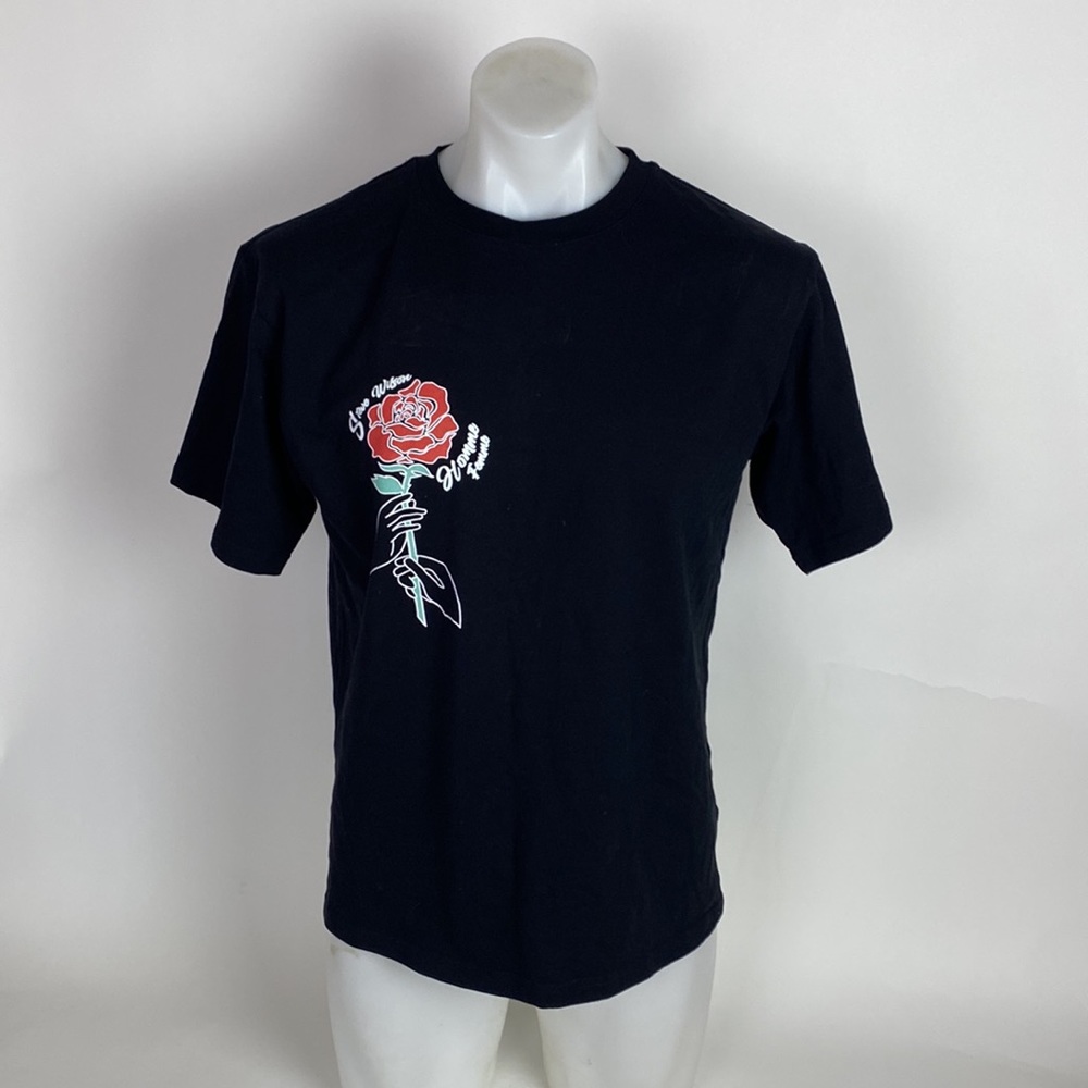 Homme Femme Steve Wilson Rose Western Kentucky Tornado Relief Fund T-Shirt Small